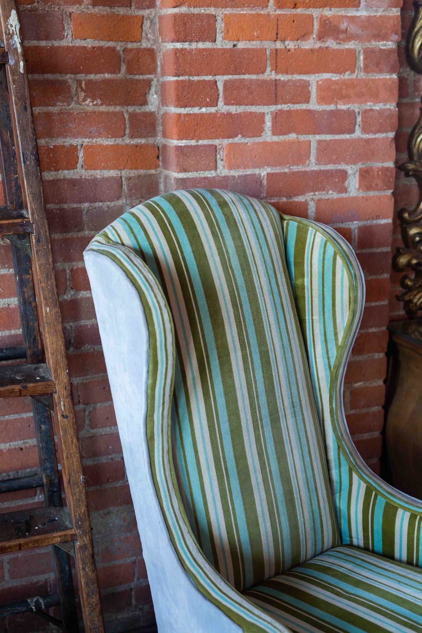 Vintage Wingback Upholstered Velvet Chair