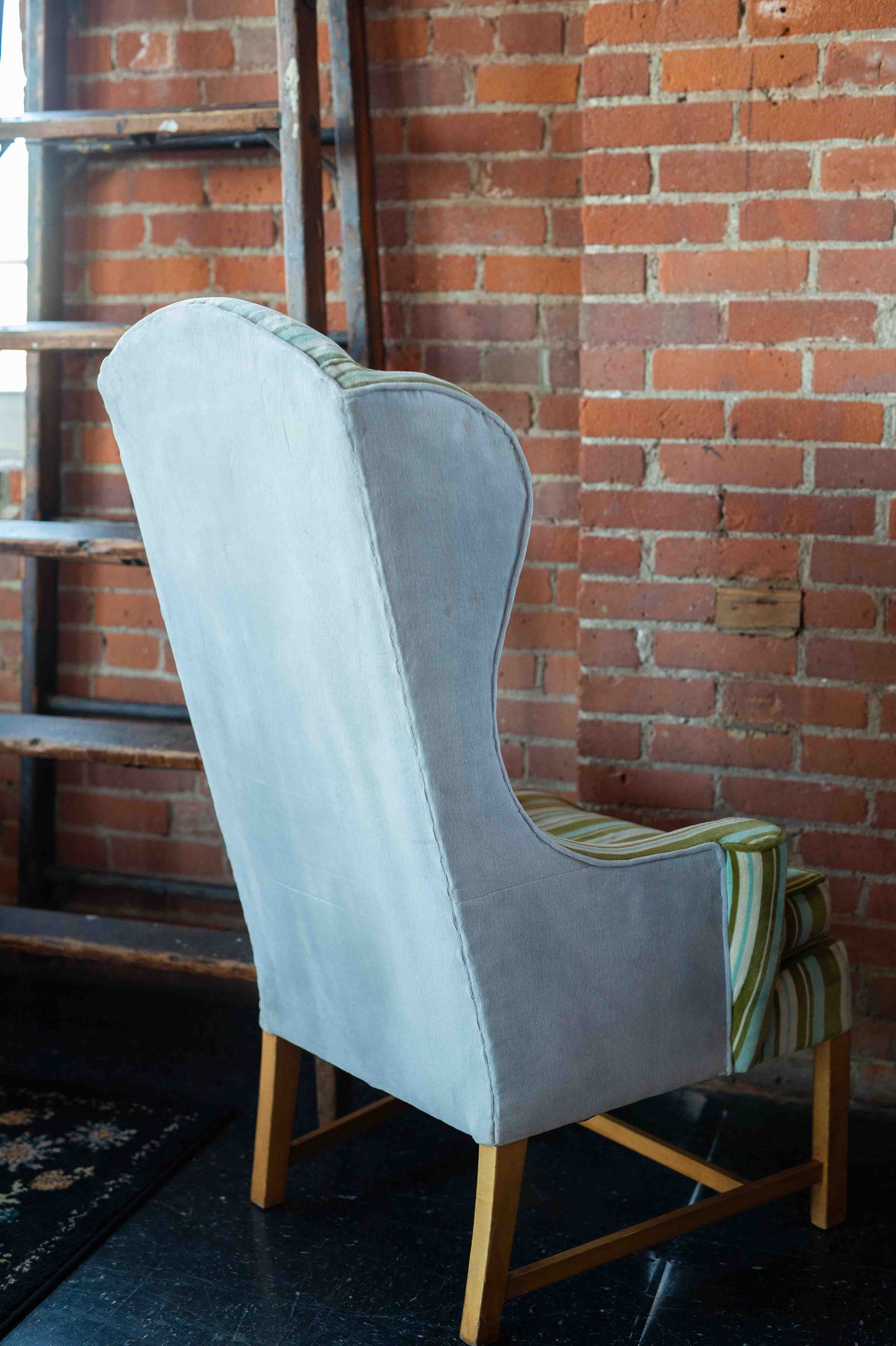 Vintage Wingback Upholstered Velvet Chair