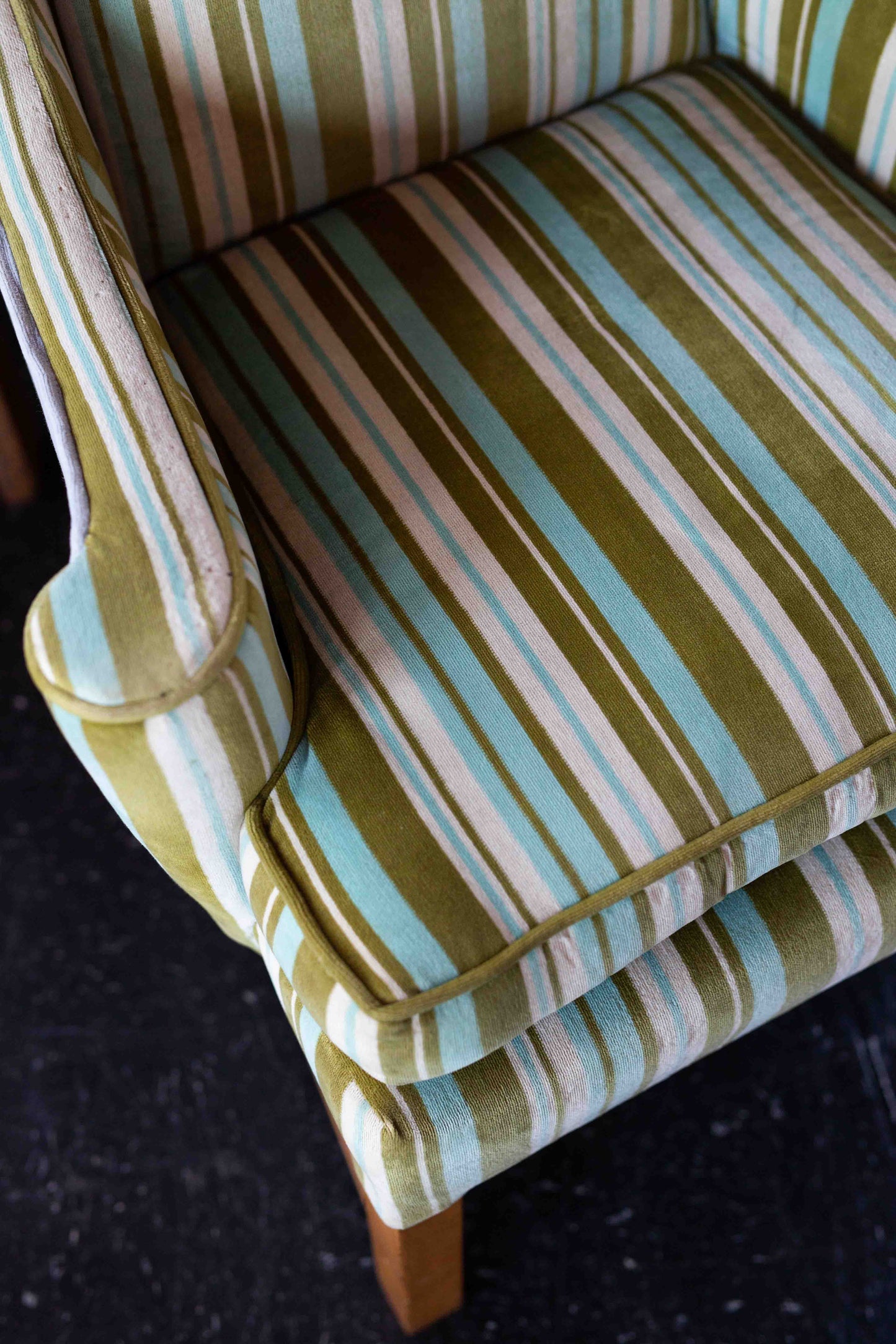 Vintage Wingback Upholstered Velvet Chair