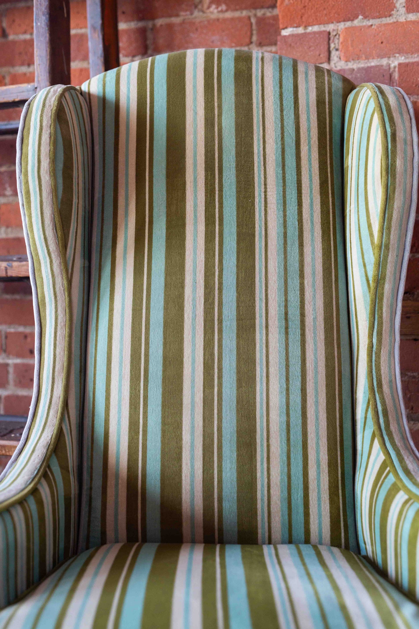 Vintage Wingback Upholstered Velvet Chair