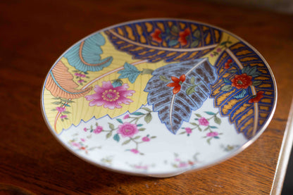 Tobacco Leaf Patterned Cake Stand
